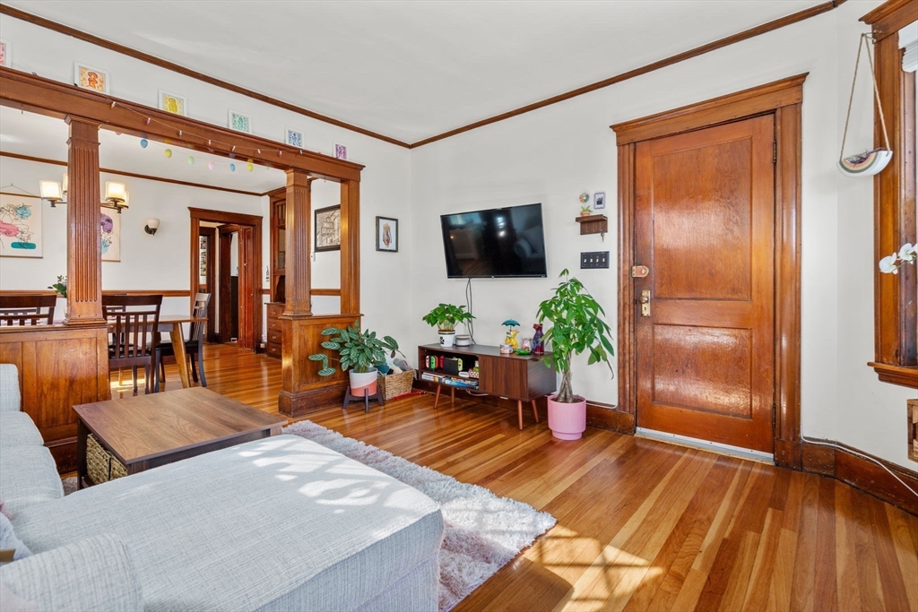 18 Saint Rose St 2