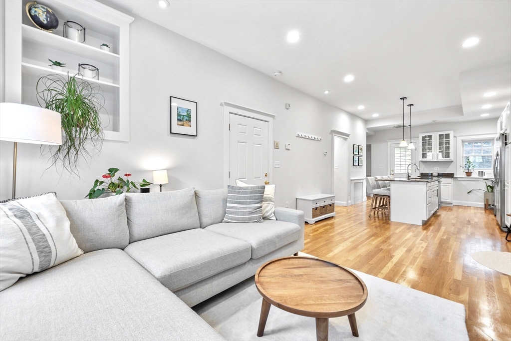40 Mystic St 1