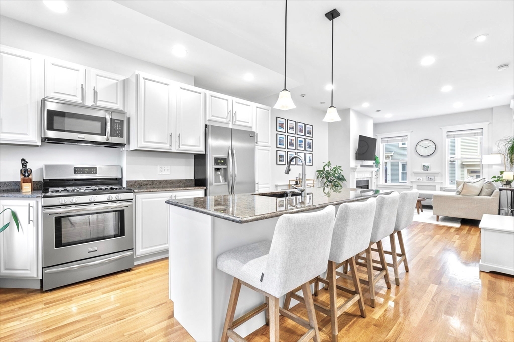 40 Mystic St 1