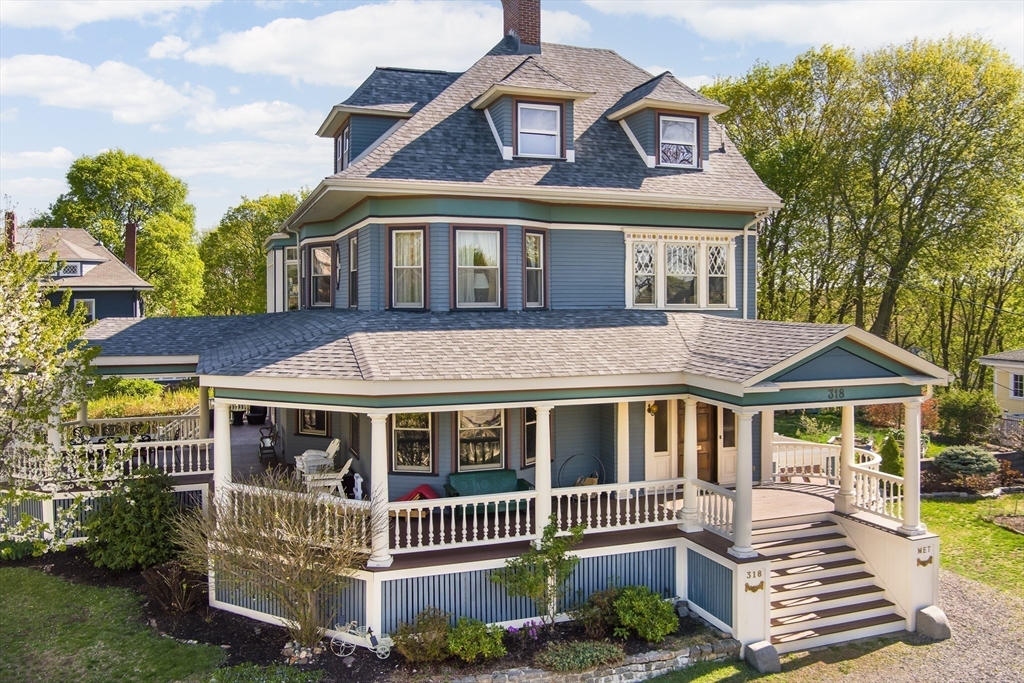 318 Metropolitan Ave
