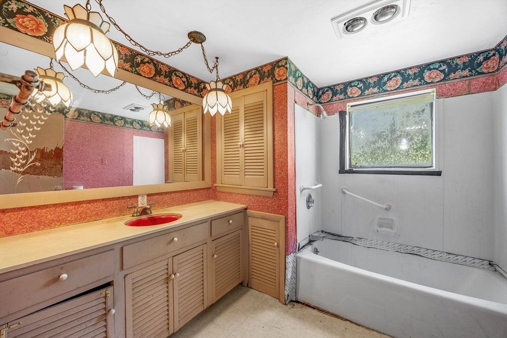 162 Arcadia Blvd, Springfield, MA, 162 Arcadia Blvd, Springfield, MA Photo #17
