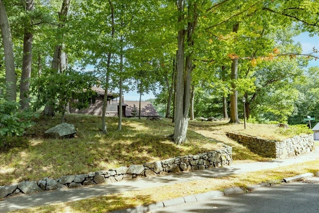 43 Ledgewood Dr, Danvers, MA, 43 Ledgewood Dr, Danvers, MA Photo #3