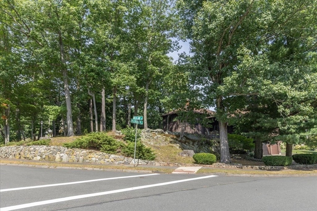 43 Ledgewood Dr, Danvers, MA, 43 Ledgewood Dr, Danvers, MA Photo #40