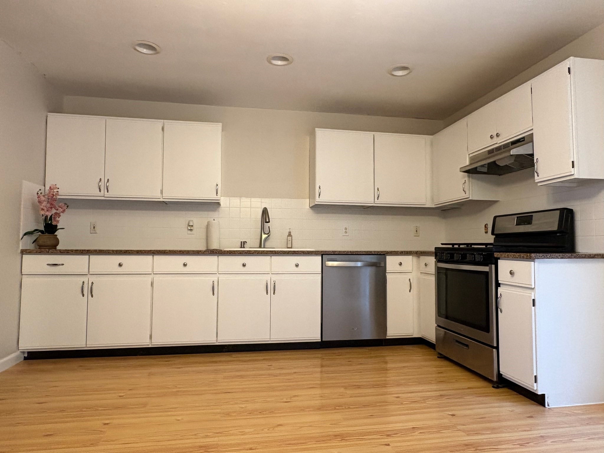225 Shove St B5