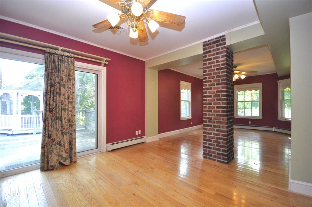 446 Elm St