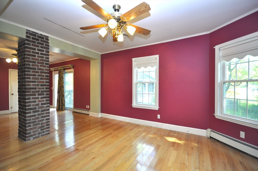 446 Elm St