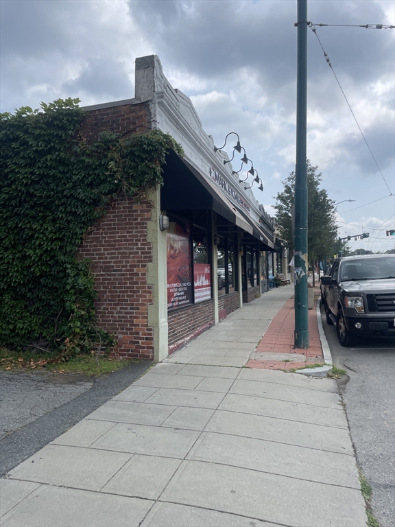 117-121 Trapelo Rd