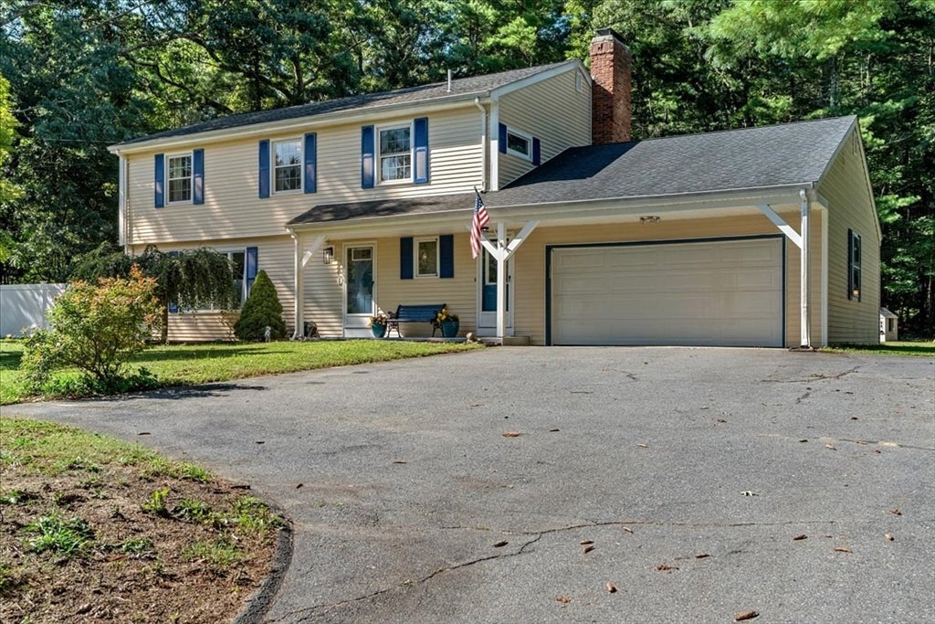 Photo of 43 Old Powder House Rd, Lakeville, MA