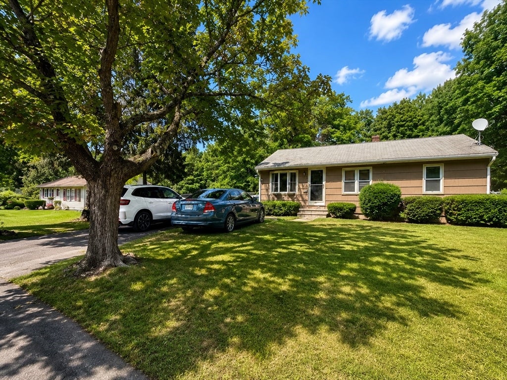 37 Mount View Drive, Clinton, MA Photo #2