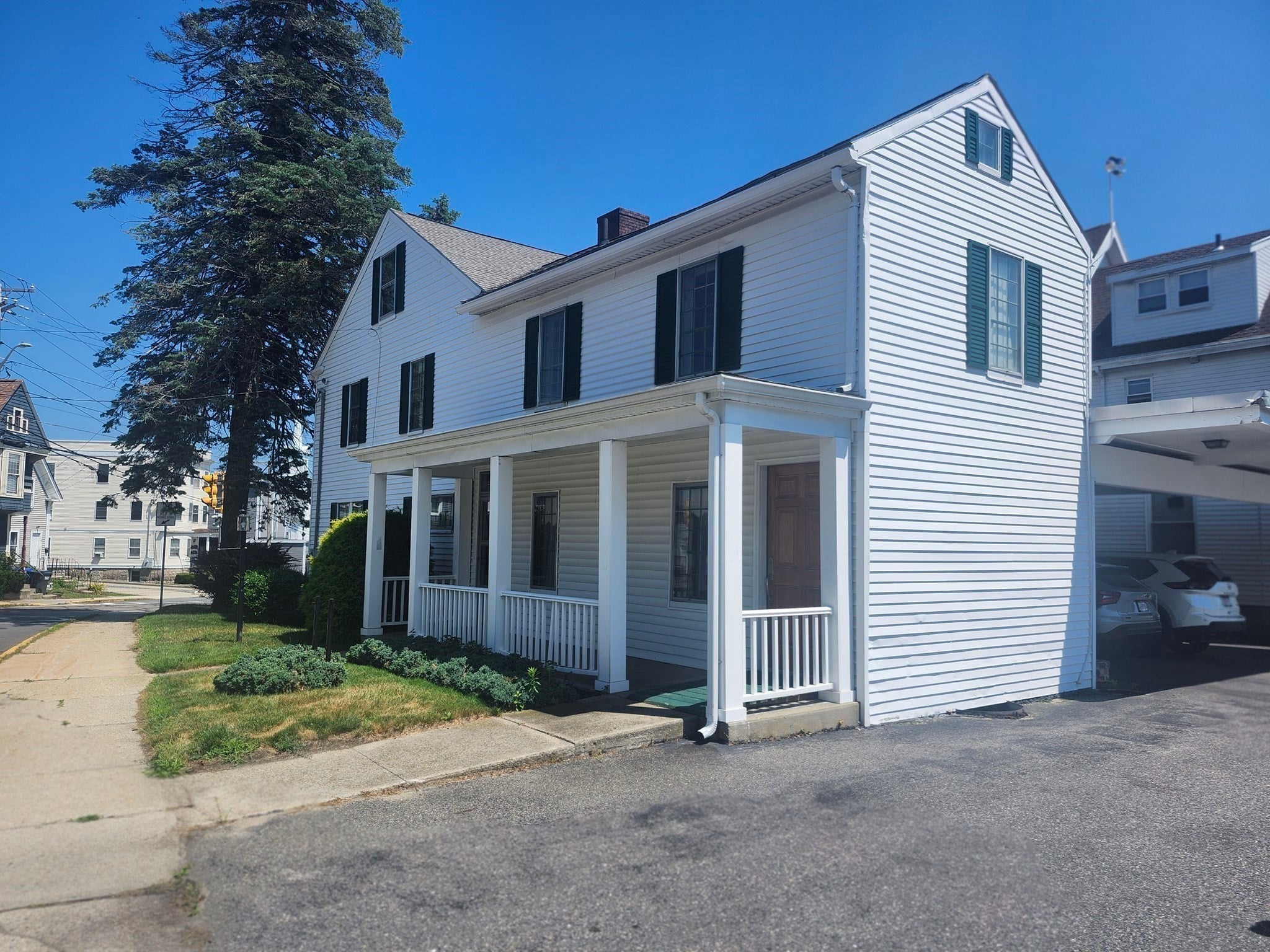 24 Congress St
