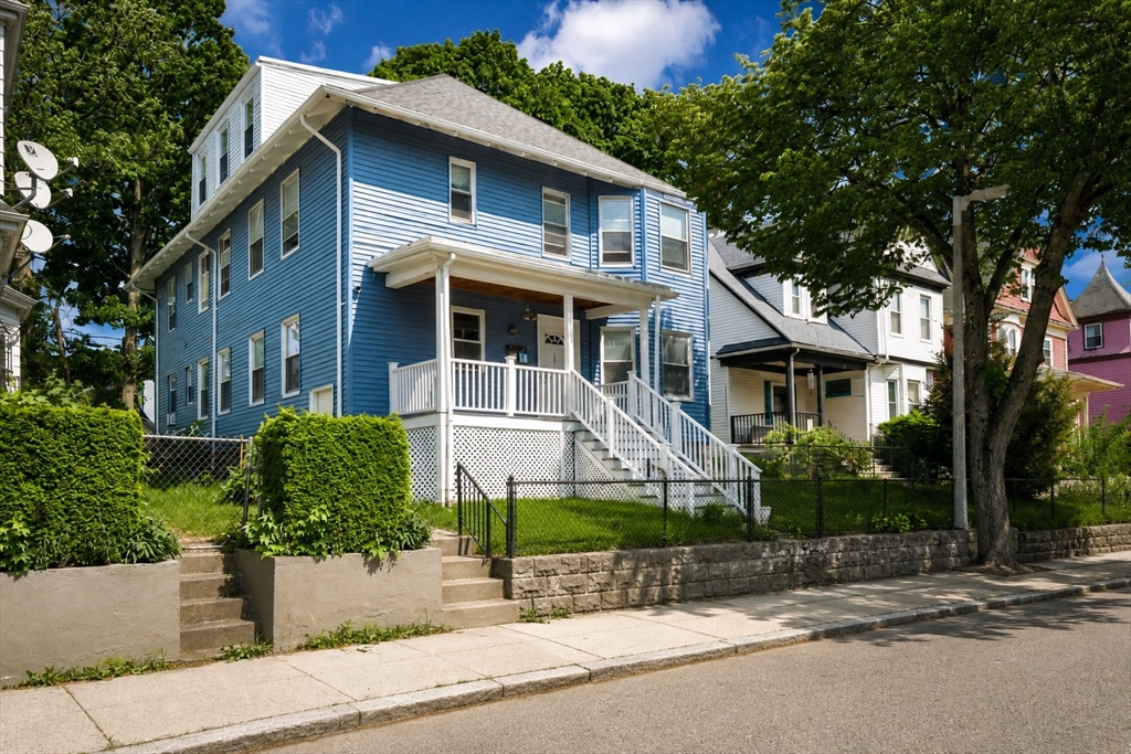 102 Radcliffe St