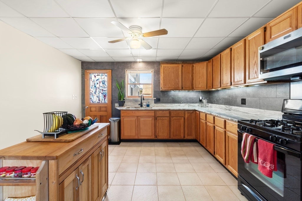 10 Brissette Avenue, Salisbury, MA Photo #9
