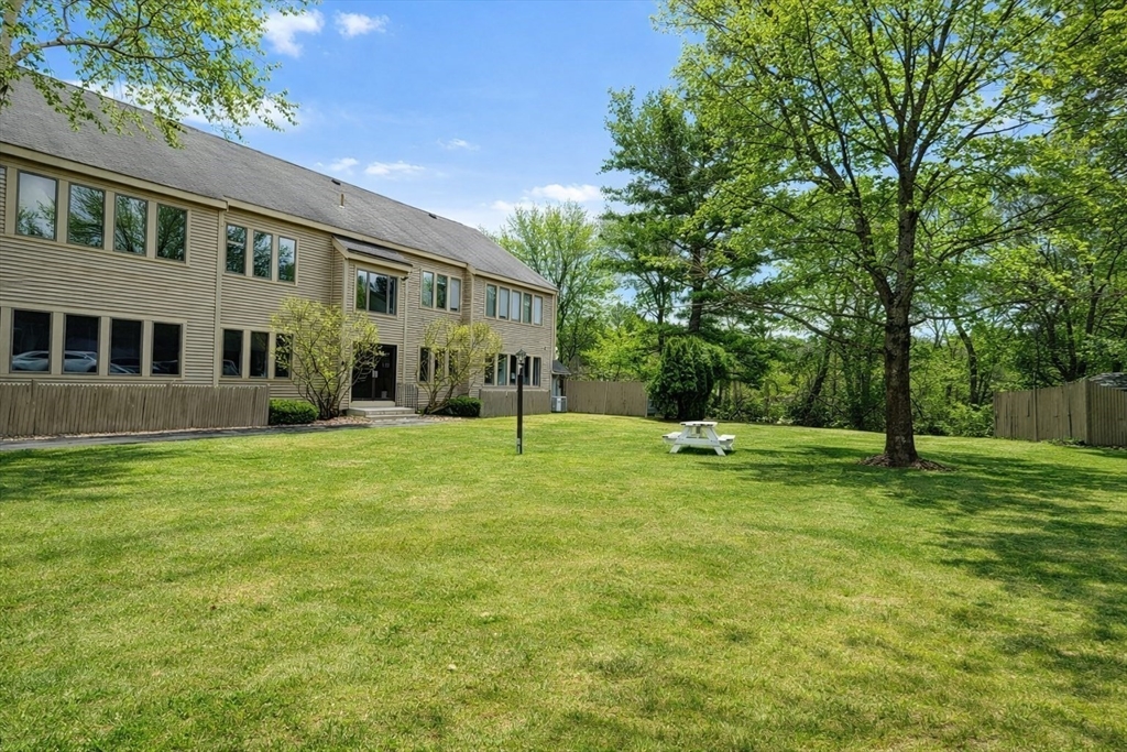 348 Park St 206