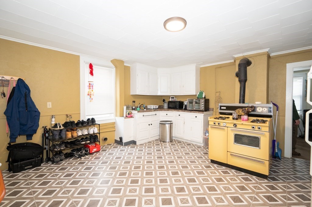6-10 Walcott St