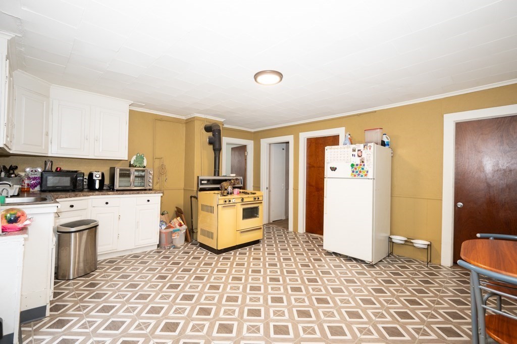 6-10 Walcott St
