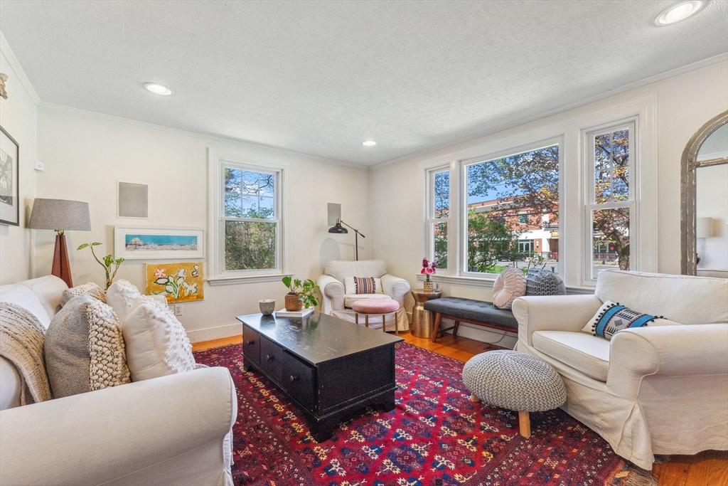 7 Breakneck Hill Rd