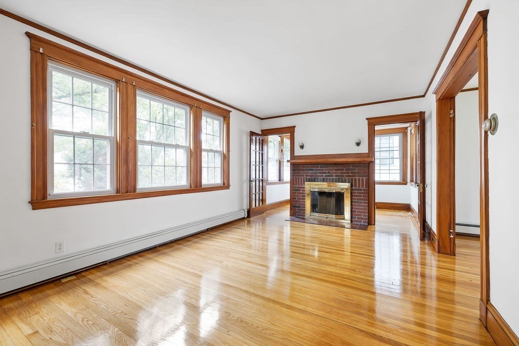 Boston, Massachusetts 02132, United States, 4 Bedrooms Bedrooms, ,4 BathroomsBathrooms,Residential,Pending,203251