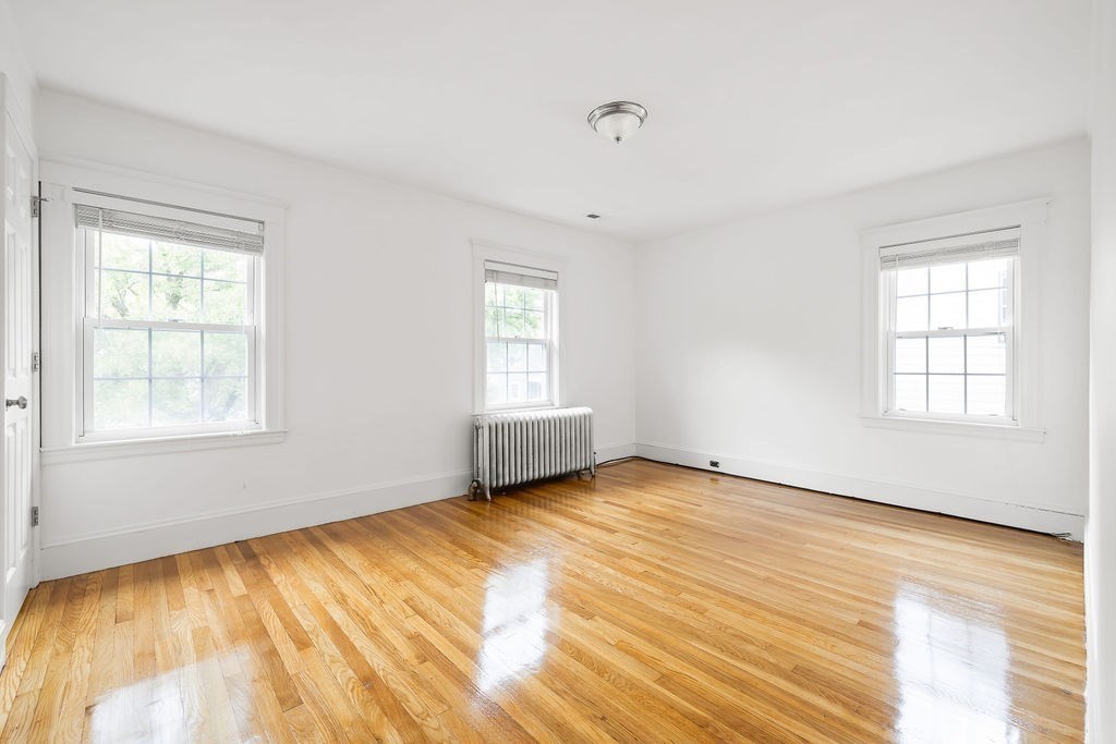 Boston, Massachusetts 02132, United States, 4 Bedrooms Bedrooms, ,4 BathroomsBathrooms,Residential,Pending,203251