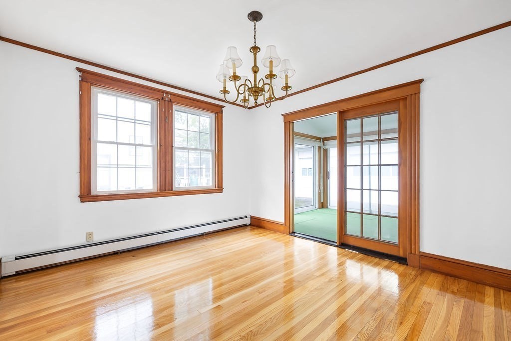 Boston, Massachusetts 02132, United States, 4 Bedrooms Bedrooms, ,4 BathroomsBathrooms,Residential,Pending,203251