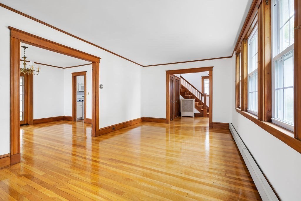 Boston, Massachusetts 02132, United States, 4 Bedrooms Bedrooms, ,4 BathroomsBathrooms,Residential,Pending,203251