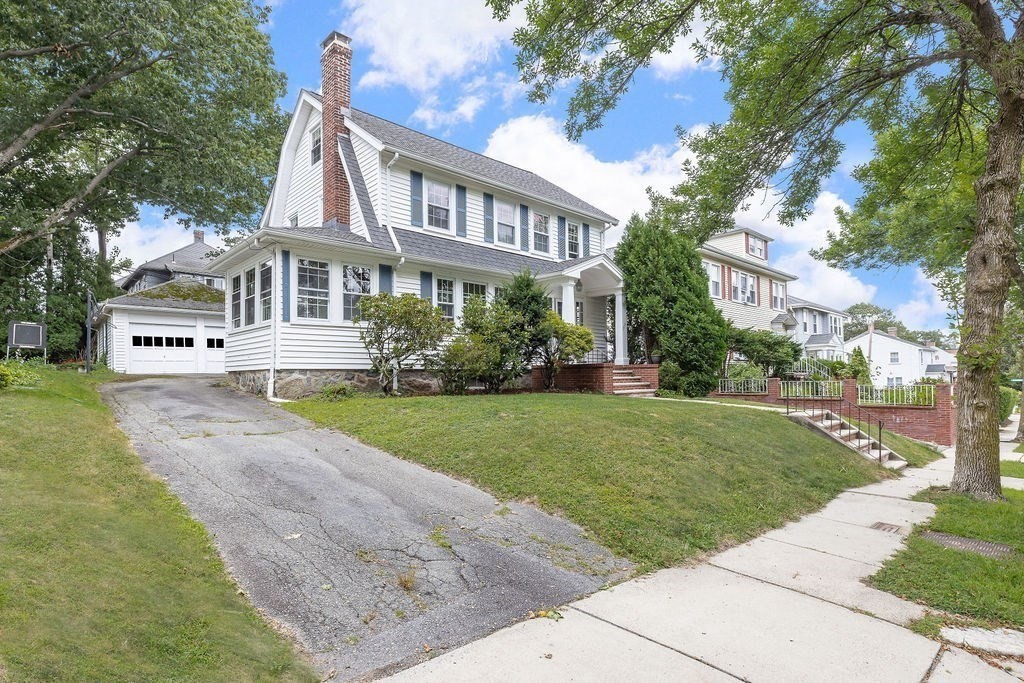 Boston, Massachusetts 02132, United States, 4 Bedrooms Bedrooms, ,4 BathroomsBathrooms,Residential,Pending,203251