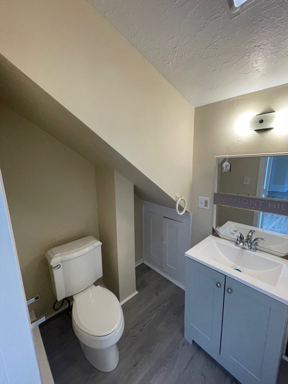 325 Main St 3