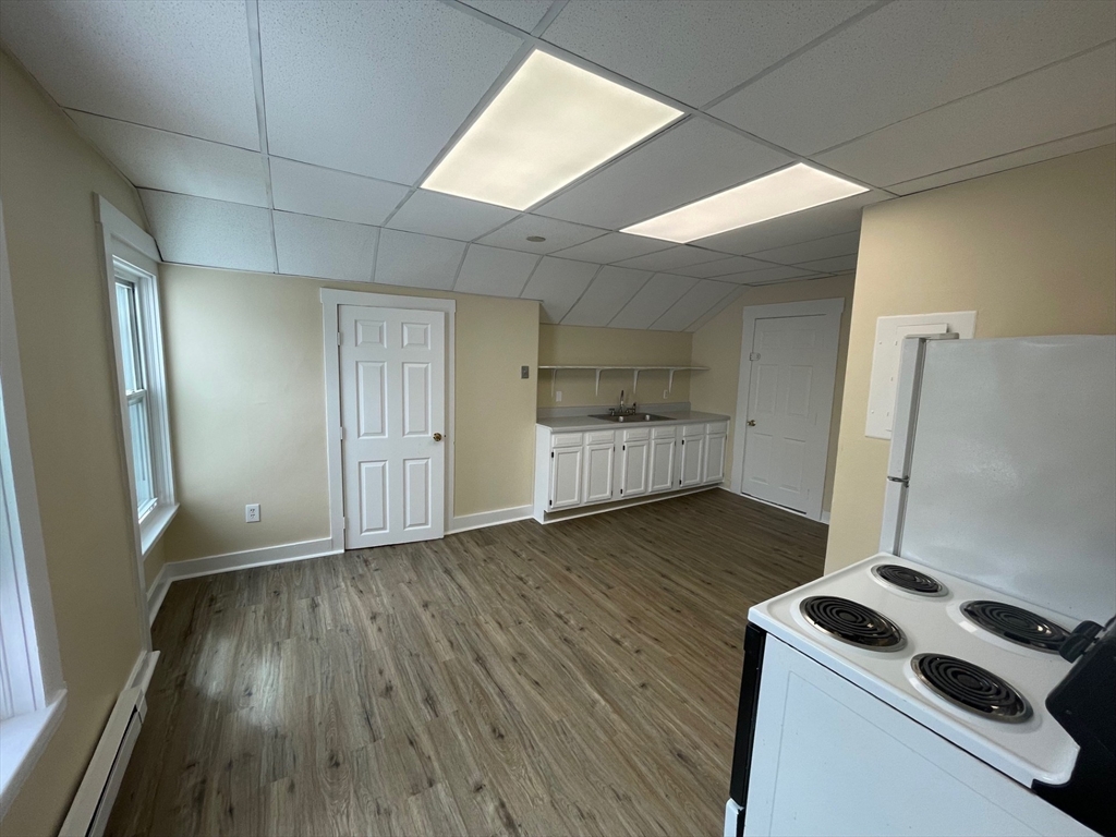 325 Main St 3