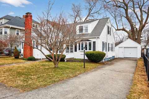 38 Saunders St Weymouth MA 02191