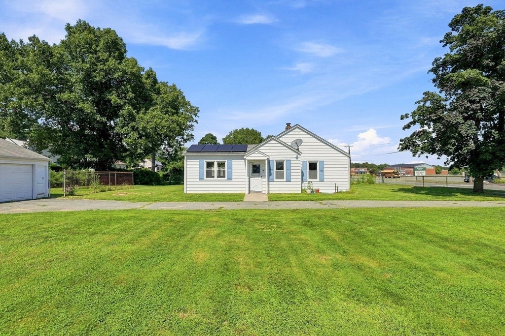 Photo of 77 Powder Mill Rd, Southwick, MA