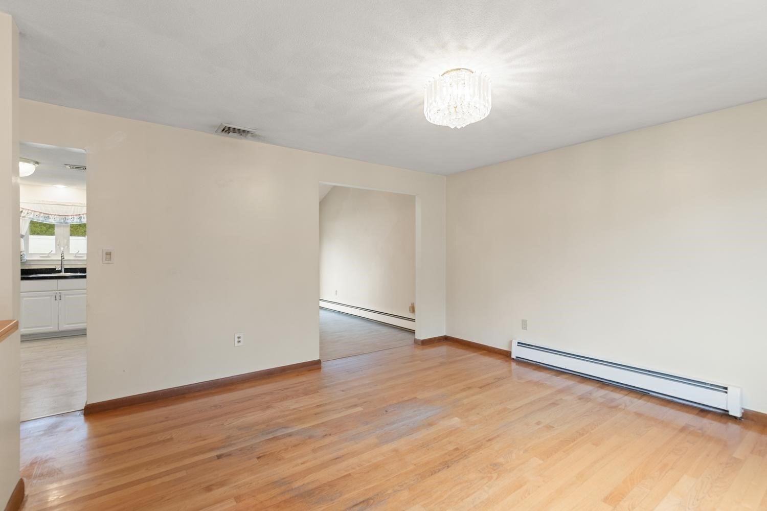 12 Marion Ave, Beverly, MA Photo #9