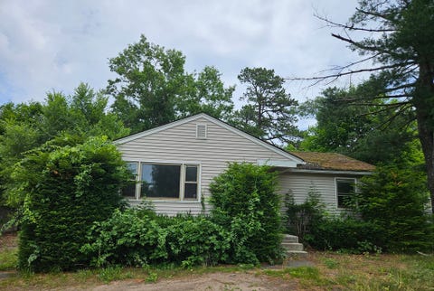 Photo of 5 Morin Dr, Easthampton, MA 01027 (MLS # 73543591)