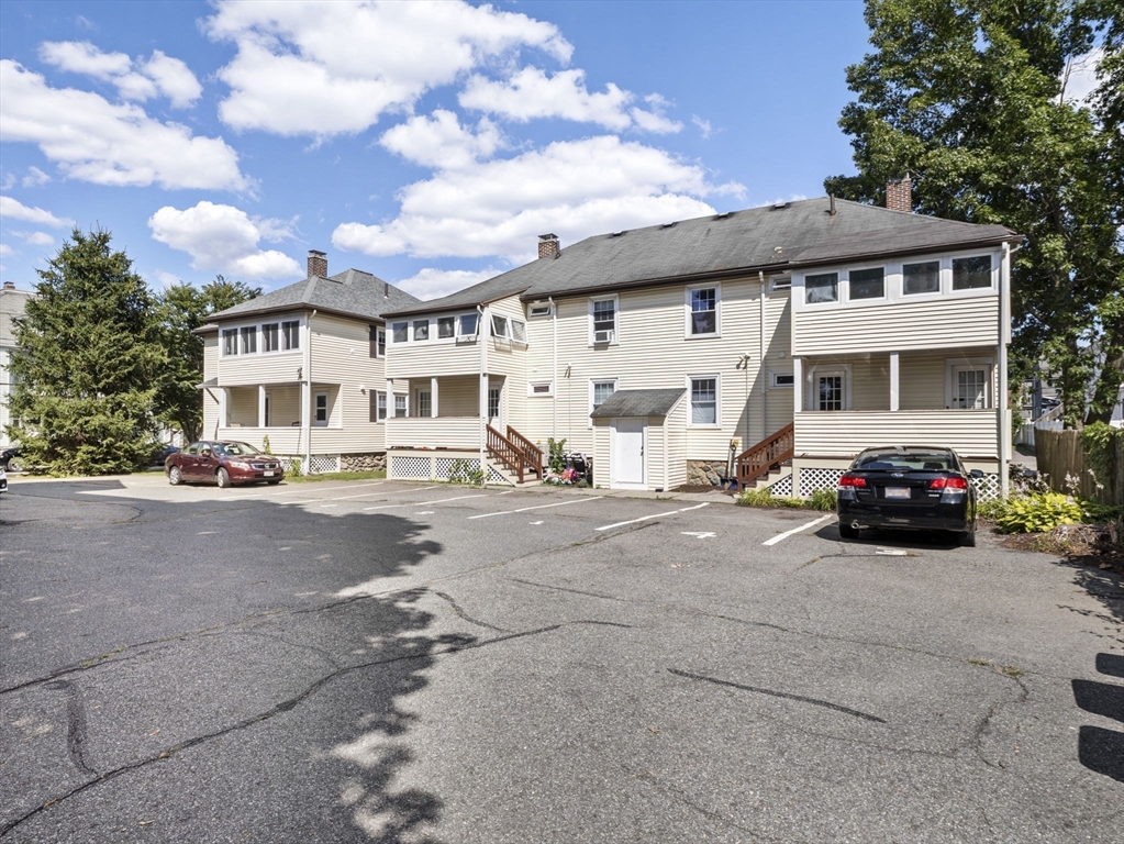 233 Lowell St 4
