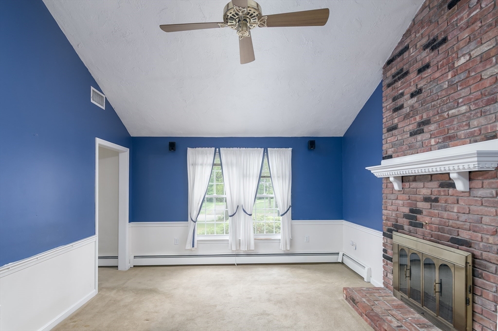 40 Langley Ln