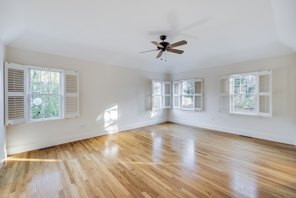 Chatham, Massachusetts 02633, United States, 4 Bedrooms Bedrooms, ,4 BathroomsBathrooms,Residential,Active,107713