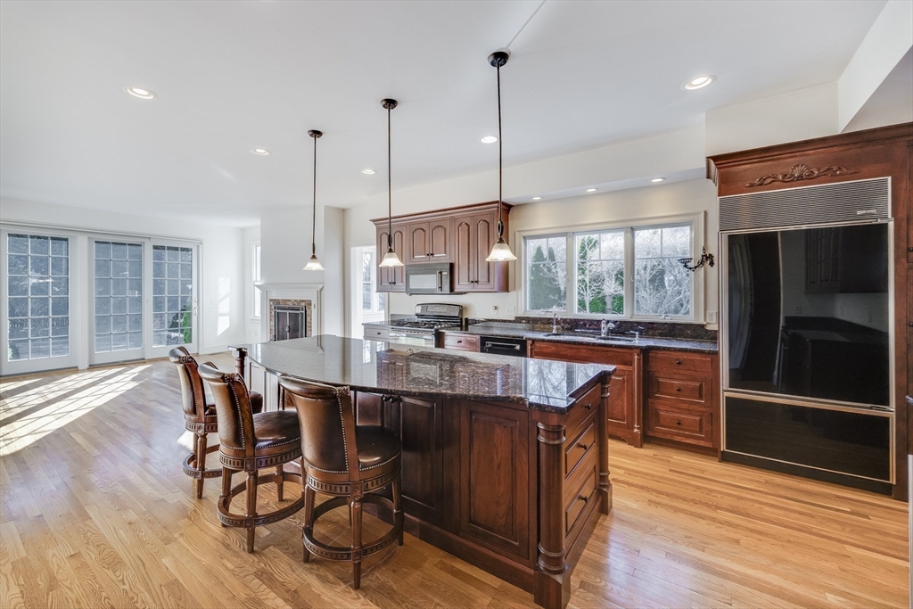 Chatham, Massachusetts 02633, United States, 4 Bedrooms Bedrooms, ,4 BathroomsBathrooms,Residential,Active,107713