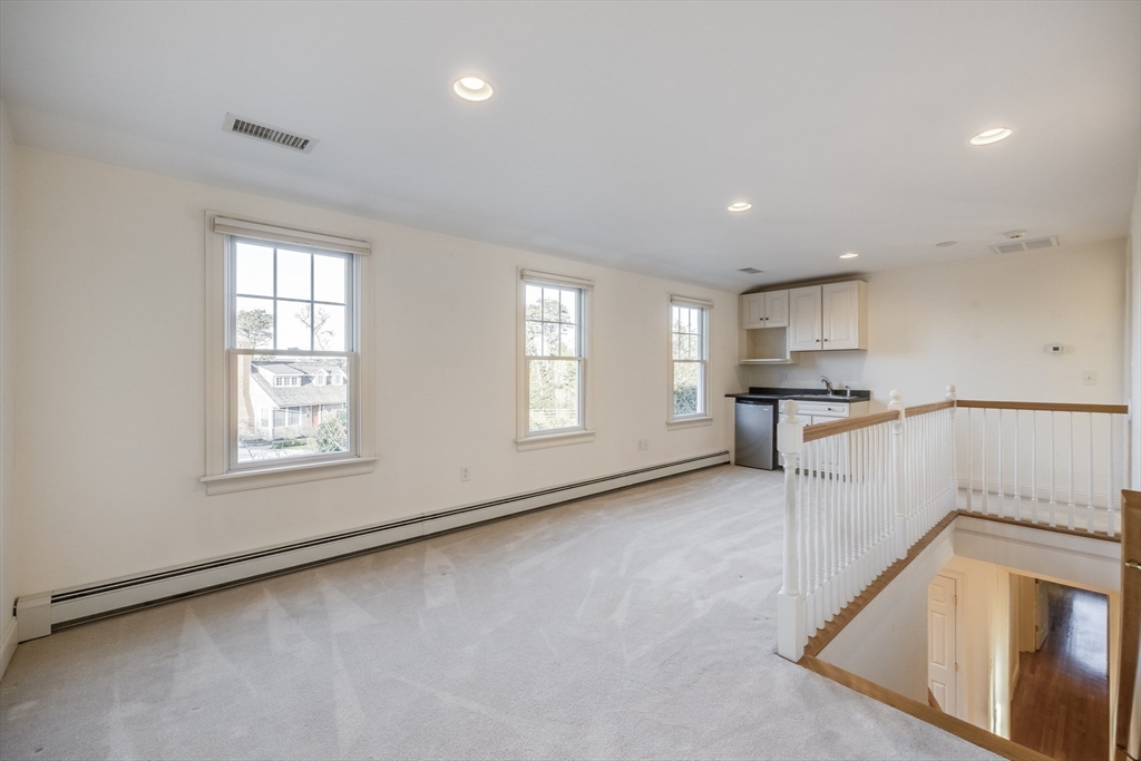 Chatham, Massachusetts 02633, United States, 4 Bedrooms Bedrooms, ,4 BathroomsBathrooms,Residential,Active,107713