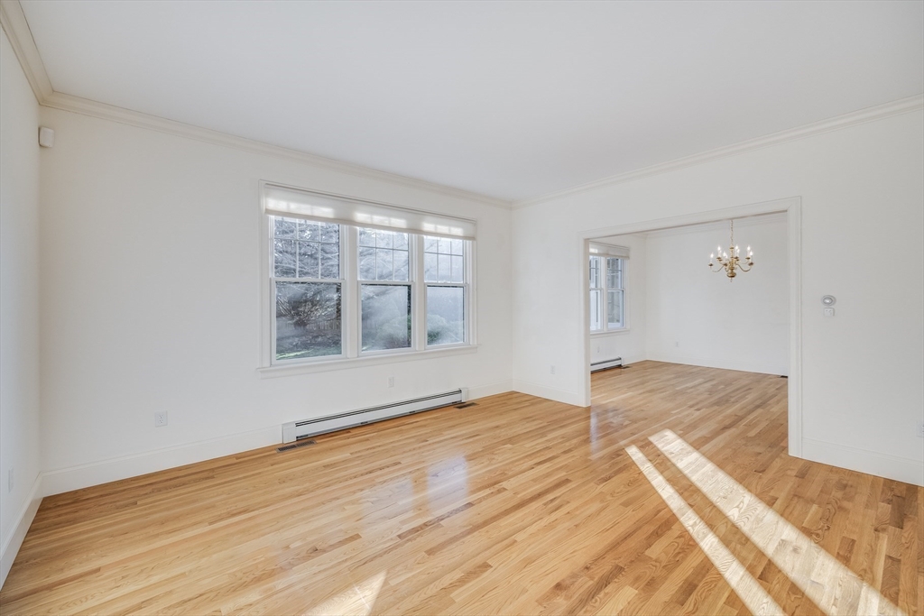 Chatham, Massachusetts 02633, United States, 4 Bedrooms Bedrooms, ,4 BathroomsBathrooms,Residential,Active,107713