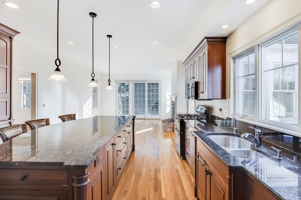 Chatham, Massachusetts 02633, United States, 4 Bedrooms Bedrooms, ,4 BathroomsBathrooms,Residential,Active,107713