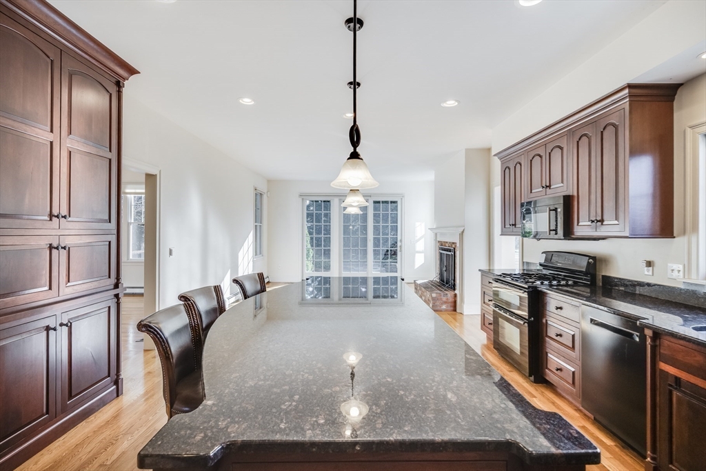 Chatham, Massachusetts 02633, United States, 4 Bedrooms Bedrooms, ,4 BathroomsBathrooms,Residential,Active,107713