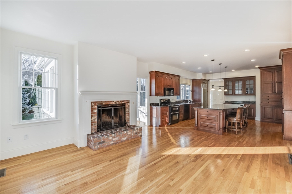 Chatham, Massachusetts 02633, United States, 4 Bedrooms Bedrooms, ,4 BathroomsBathrooms,Residential,Active,107713