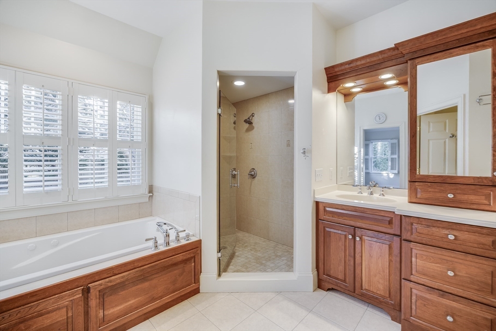 Chatham, Massachusetts 02633, United States, 4 Bedrooms Bedrooms, ,4 BathroomsBathrooms,Residential,Active,107713