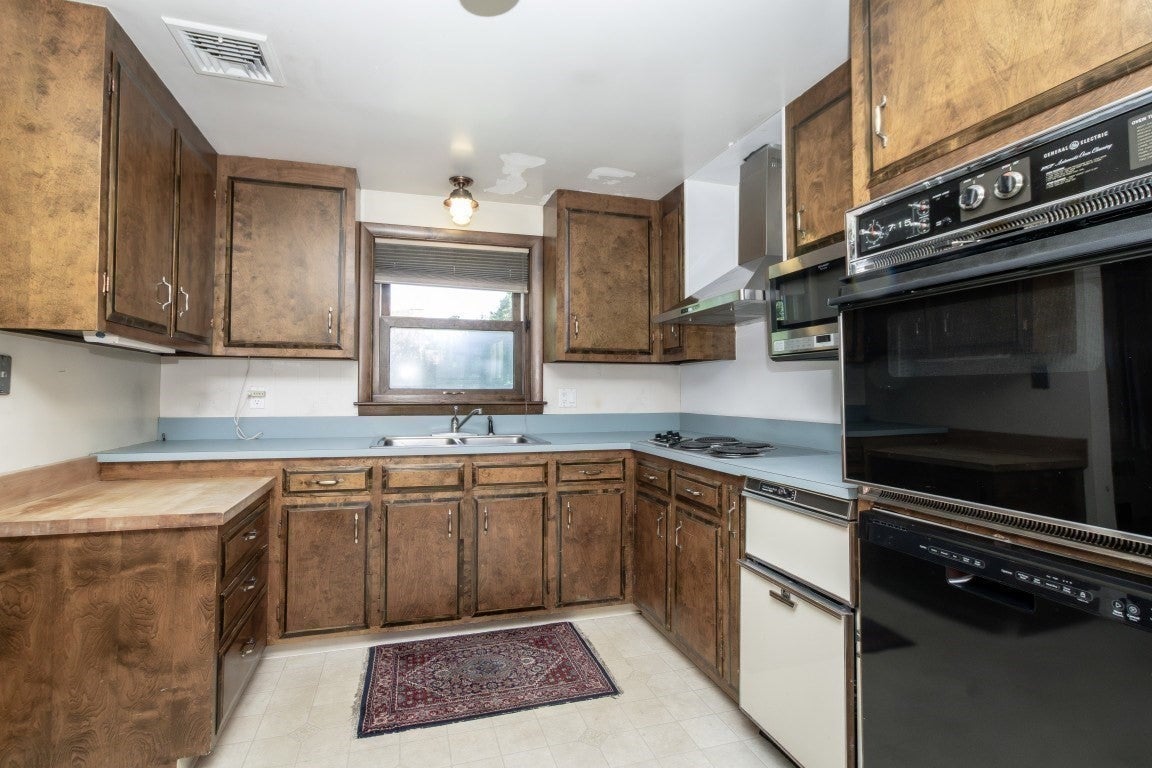 6 Albert St, Waltham, MA, 6 Albert St, Waltham, MA Photo #9