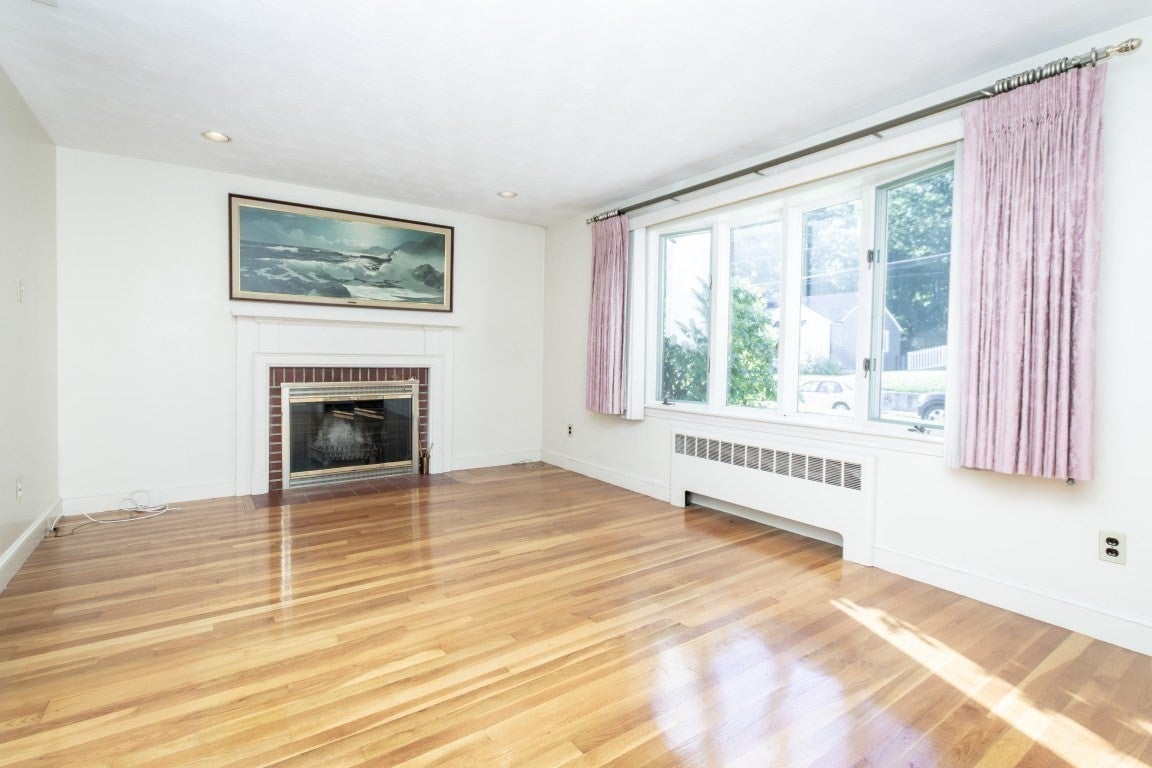 6 Albert St