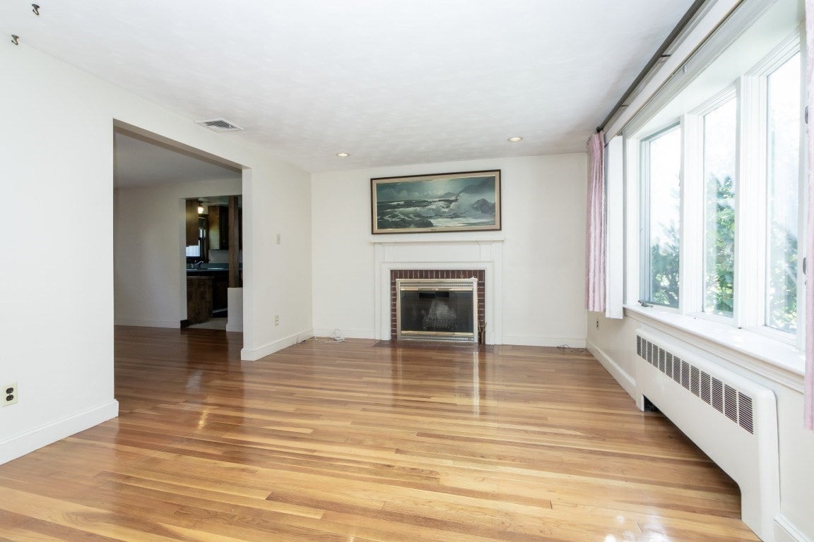 6 Albert St