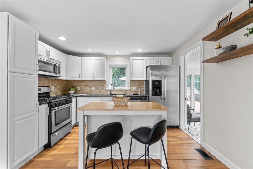 19 W Sigourney St, Lynn, MA Photo #8