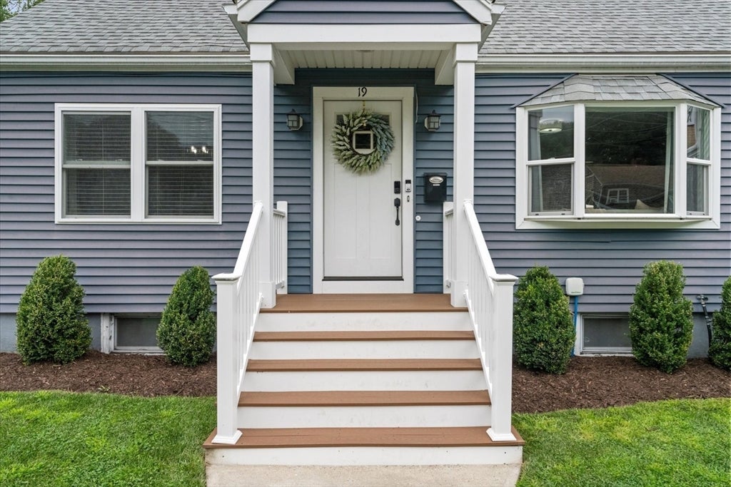 19 W Sigourney St, Lynn, MA Photo #2