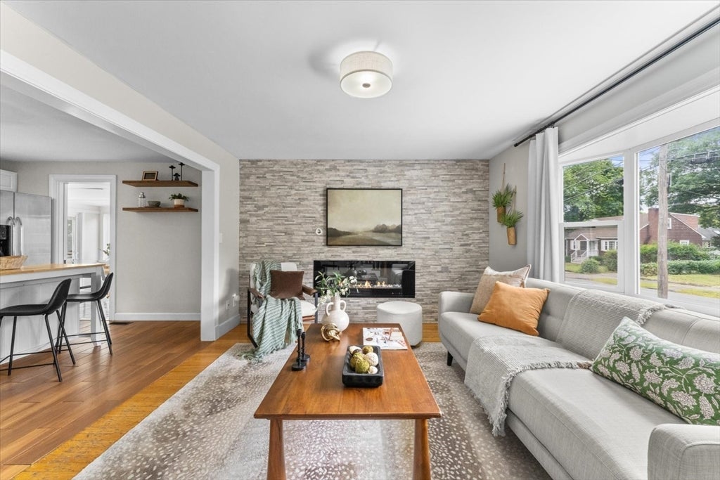 19 W Sigourney St, Lynn, MA Photo #4