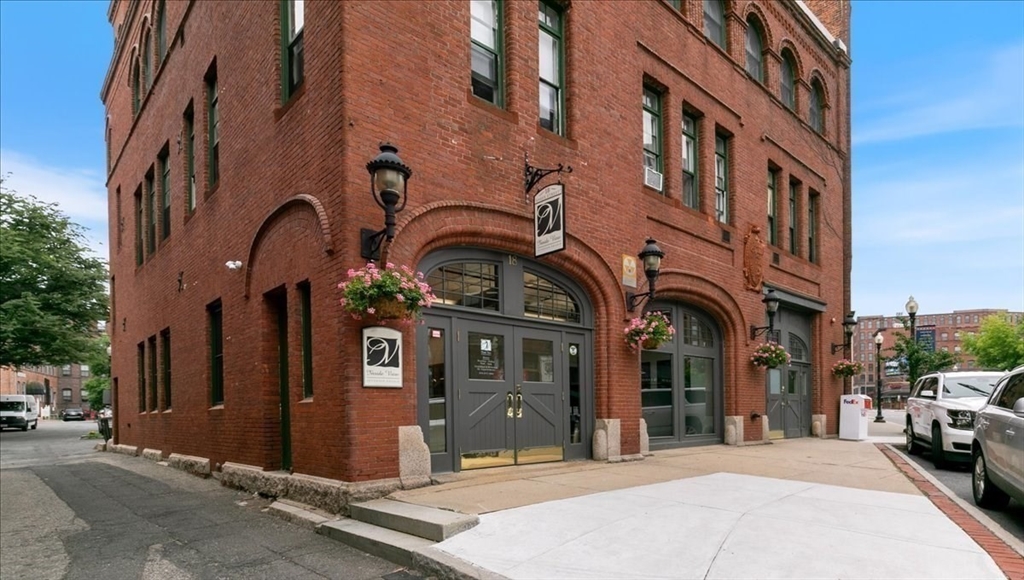 18-22 Essex Street 22