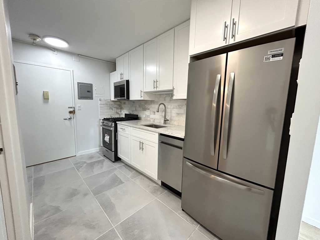 44 Washington St 713