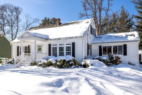 Photo of 5 South Oliver St, Tewksbury, MA 01876 (MLS # 73483049)